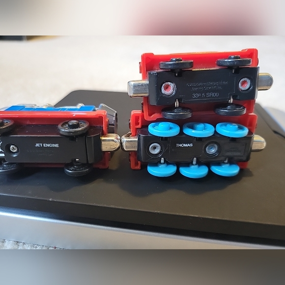 Thomas and Friends Jet Engine Lights and Sounds Take Along Diecast Metal Train - Picture 6 of 13